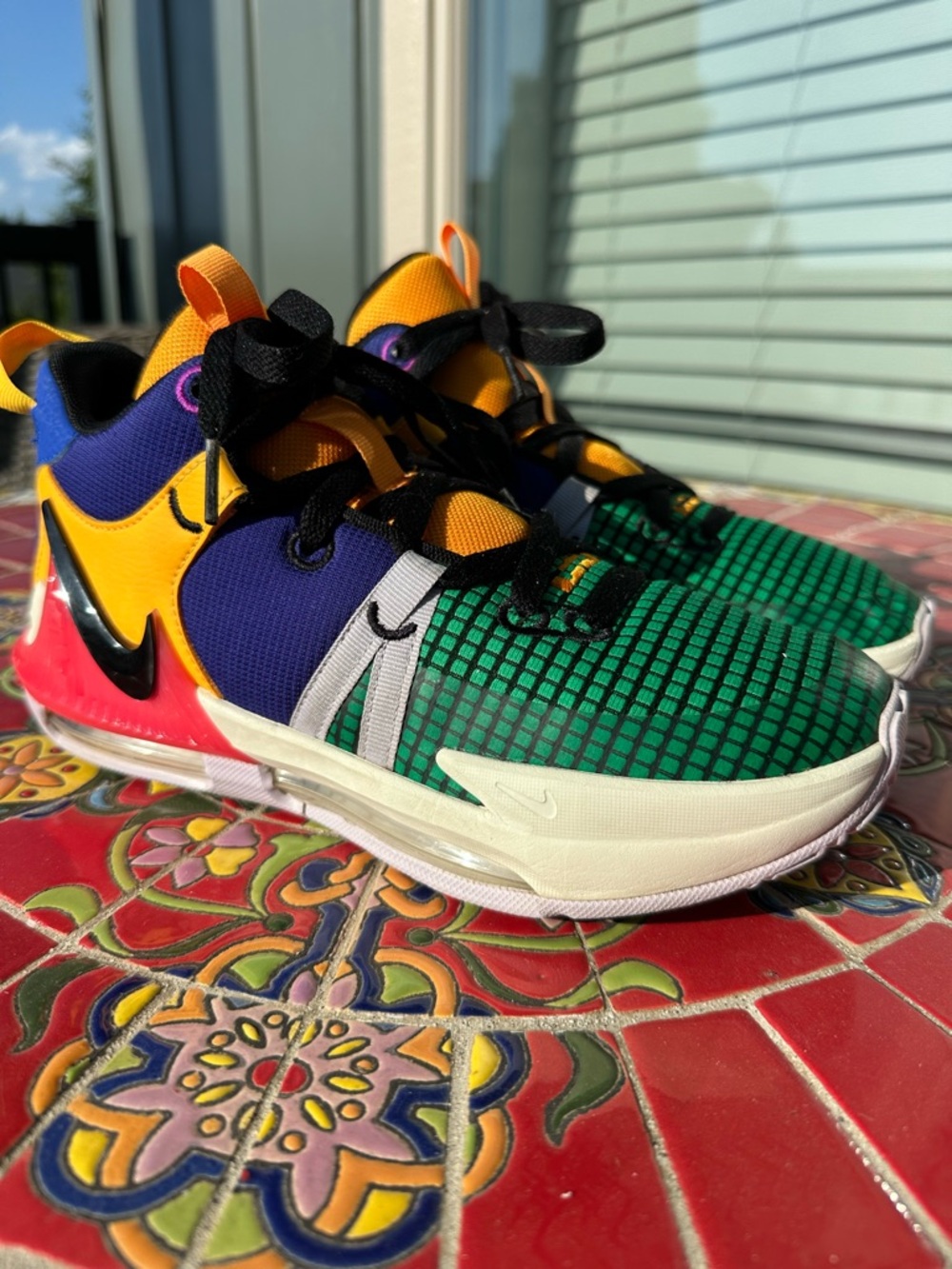 Nike LeBron Witness 7 GS “Multi-Color” Basketball Shoes – Youth Size 6Y - Picture 3 of 9